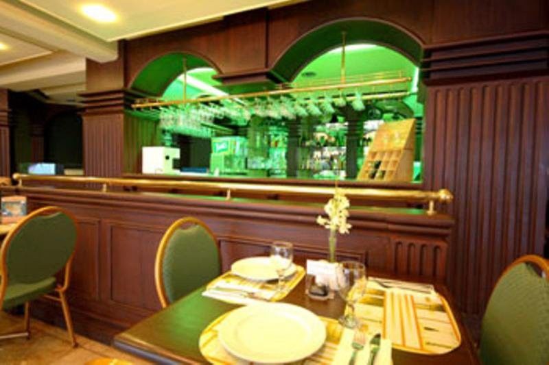 Best Western Hotel La Corona Manila Restaurant photo